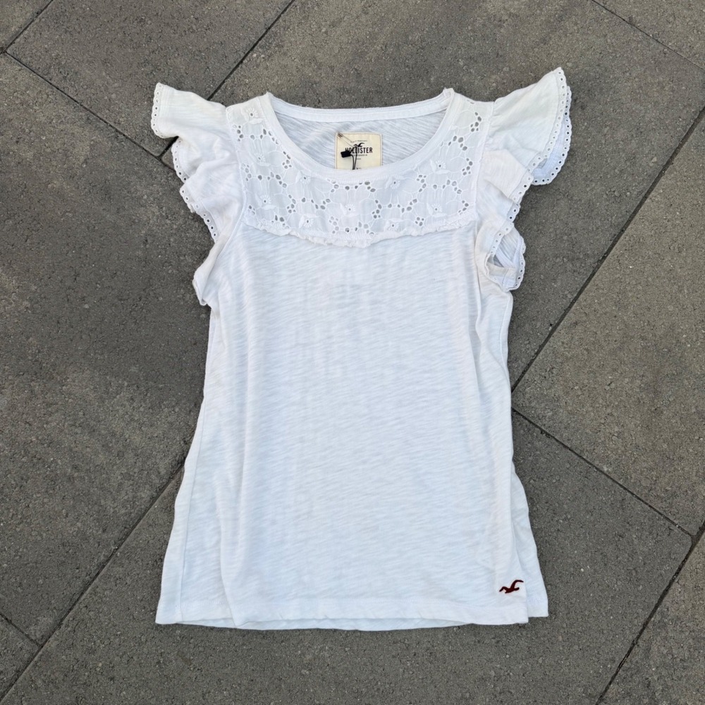 Hollister White Eyelet Flutter Sleeve Top Womens XS Slub Knit Ruffle Tee